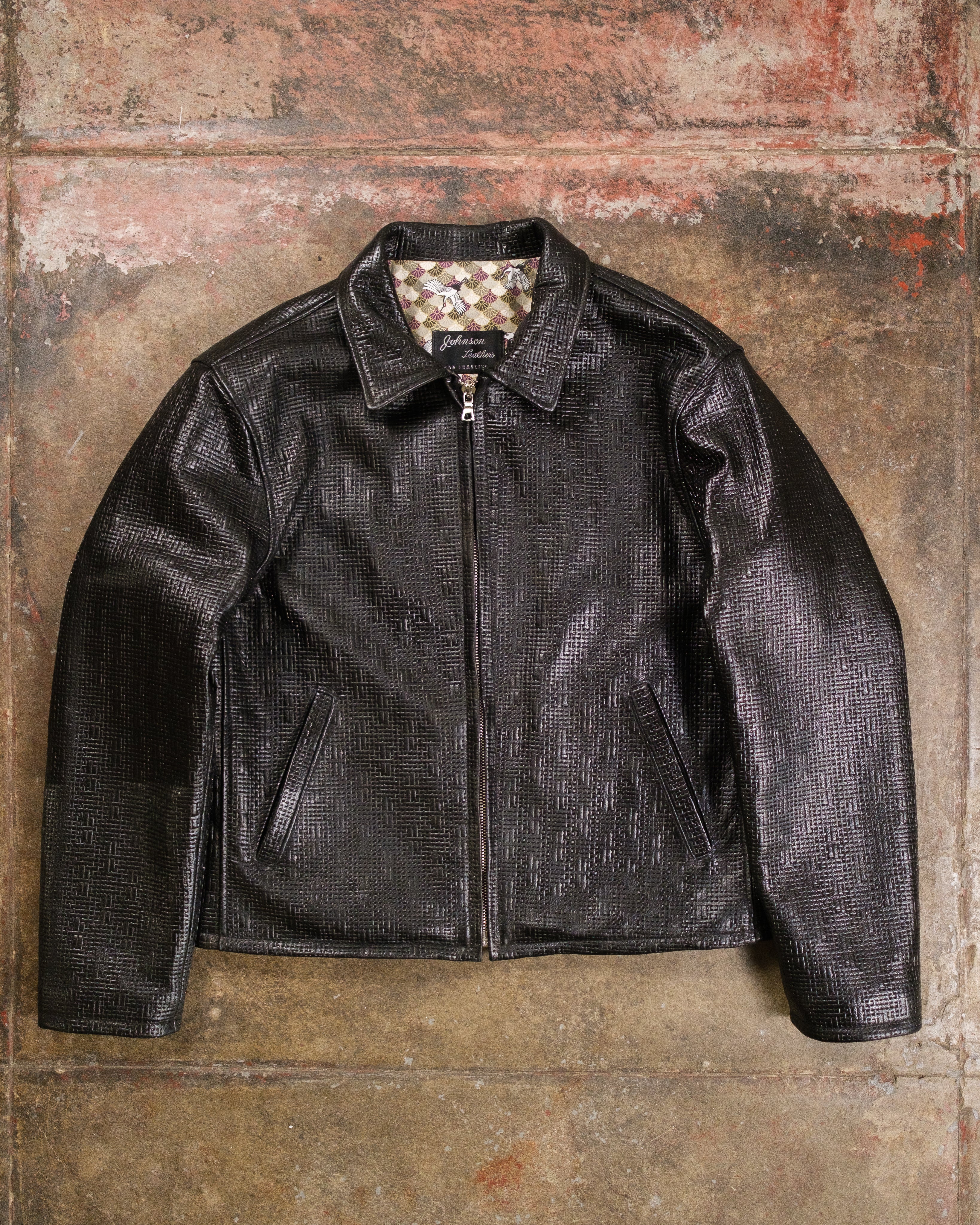 MVG-02 Black Science Cowhide (M/L)